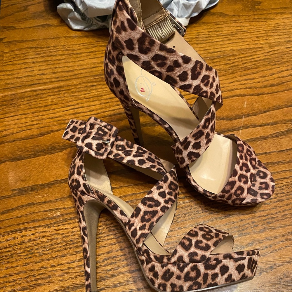 Leopard heels - Picture 2 of 4